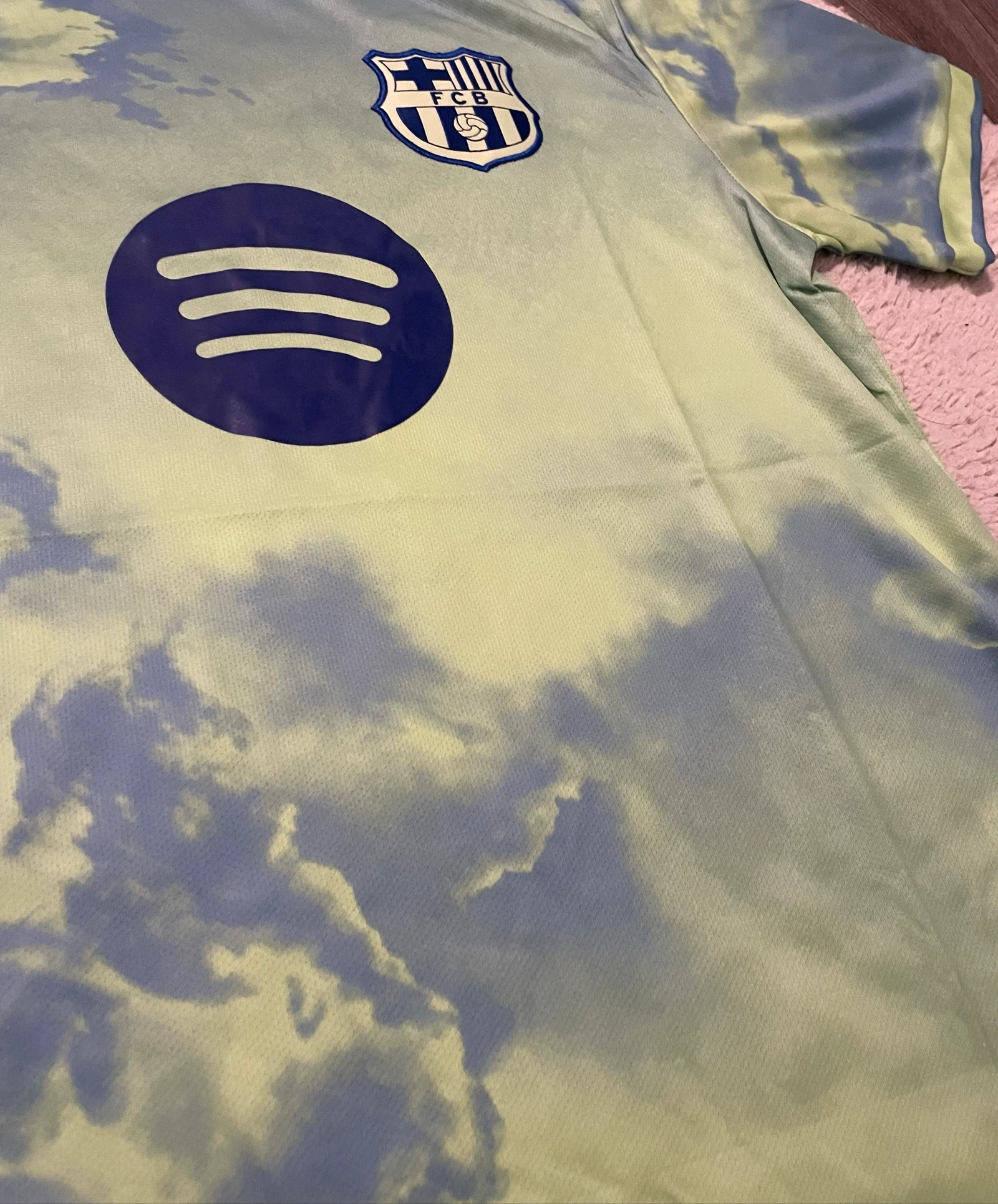 voetbalshirt voetbal barcelona lichtgroen munt wolken maat M nike spotify – photo 2